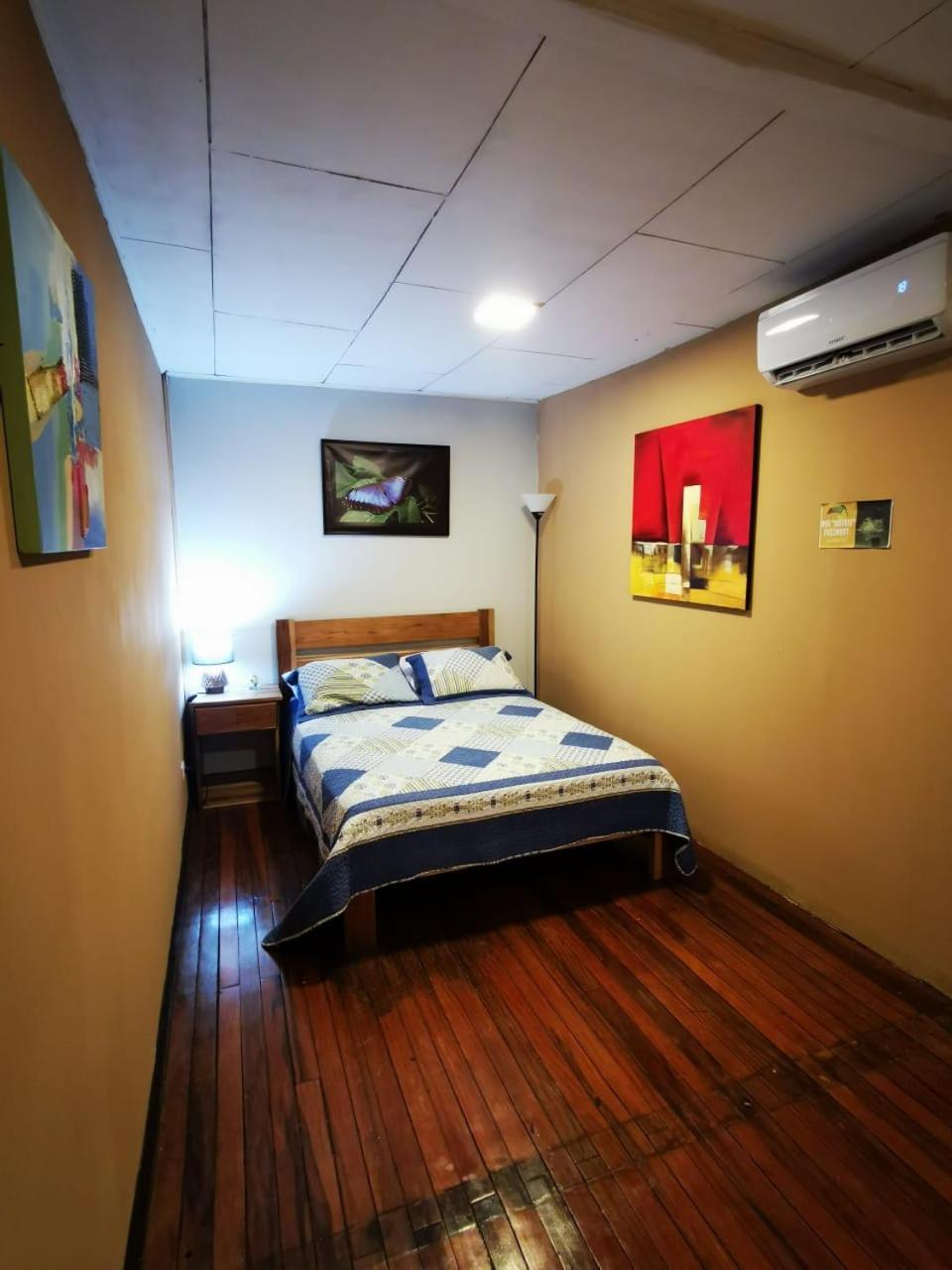 Toucan Hostal *